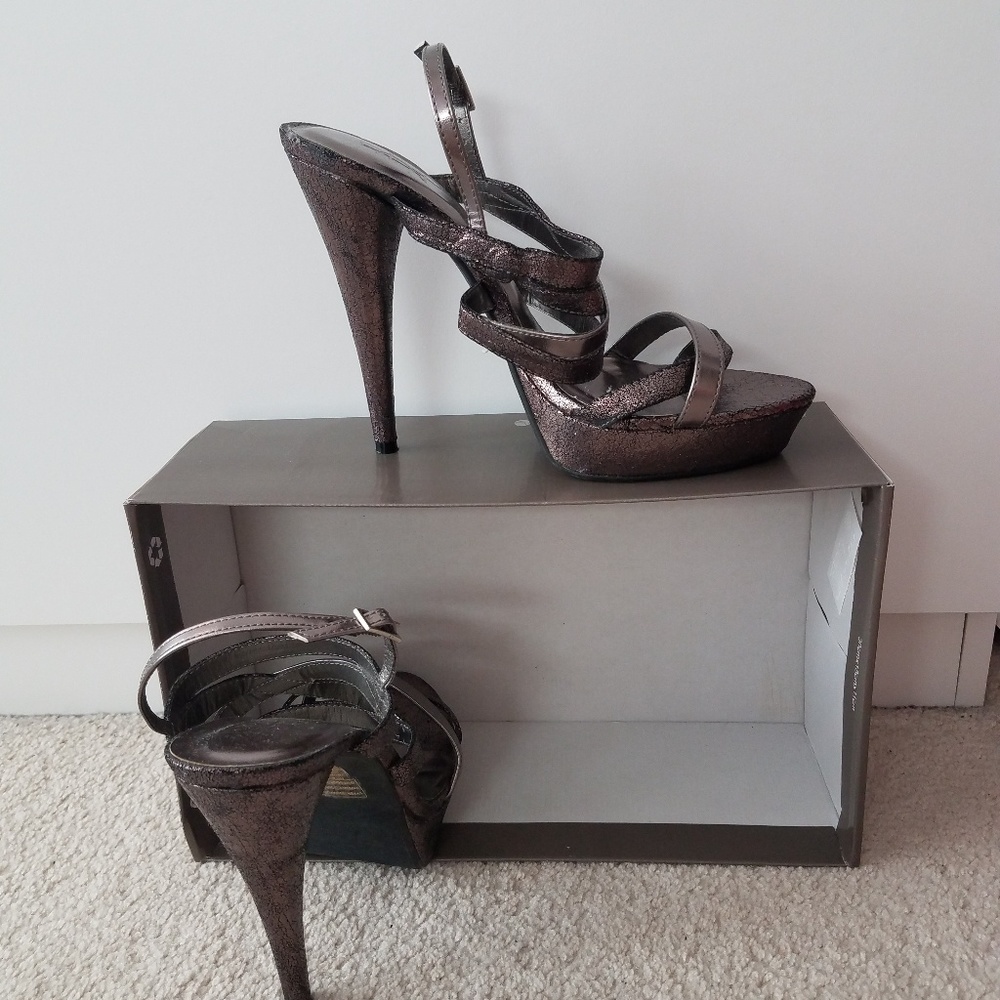 High heels - Picture 2 of 3